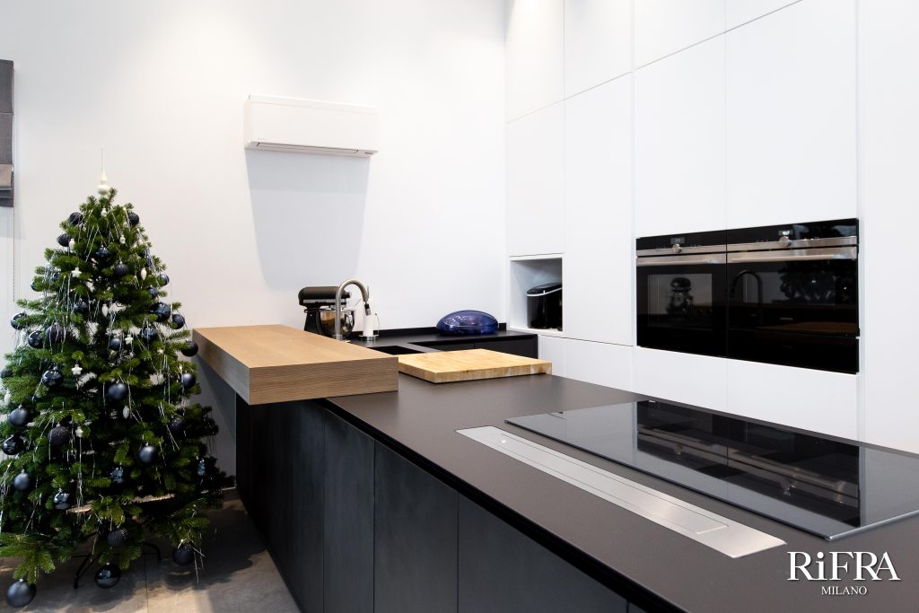 Cucina ONE con isola installata in Lussemburgo RiFRA Milano. Interior Design 